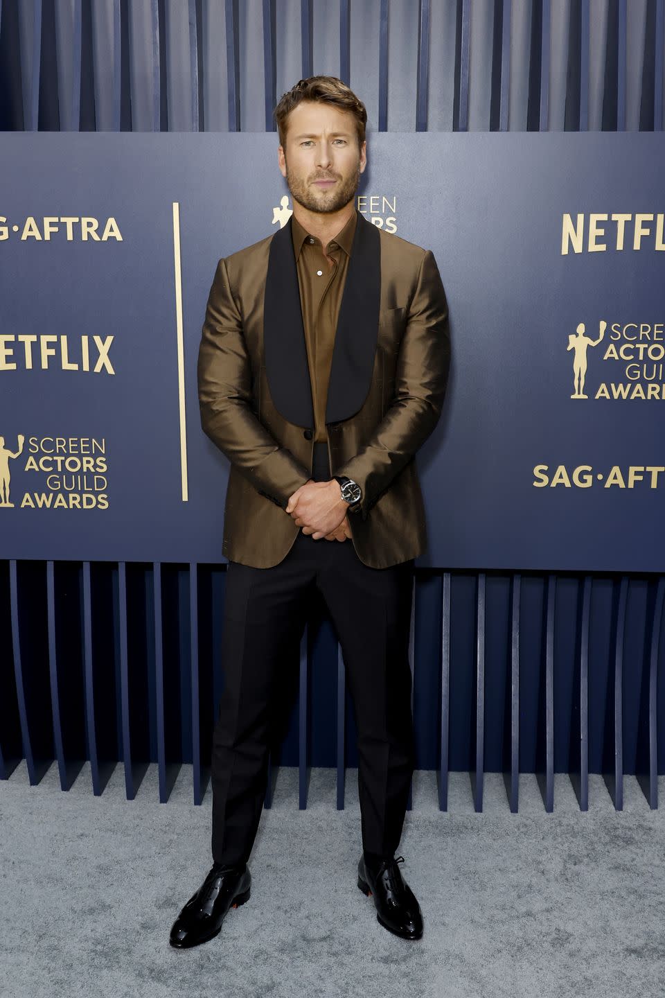 los angeles, california february 24 glen powell attends the 30th annual screen actors guild awards at shrine auditorium and expo hall on february 24, 2024 in los angeles, california photo by frazer harrisongetty images