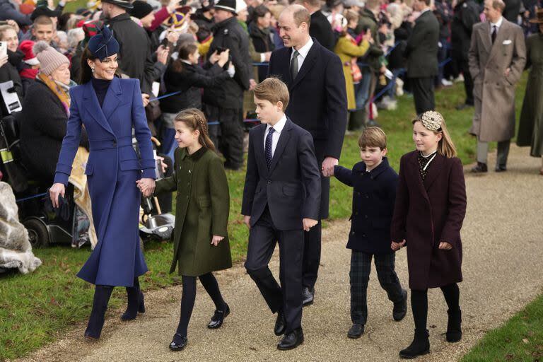 La Familia Real llega al servicio del día de Navidad en la Iglesia de Santa María Magdalena en Sandringham, Norfolk, Inglaterra, el lunes 25 de diciembre de 2023.