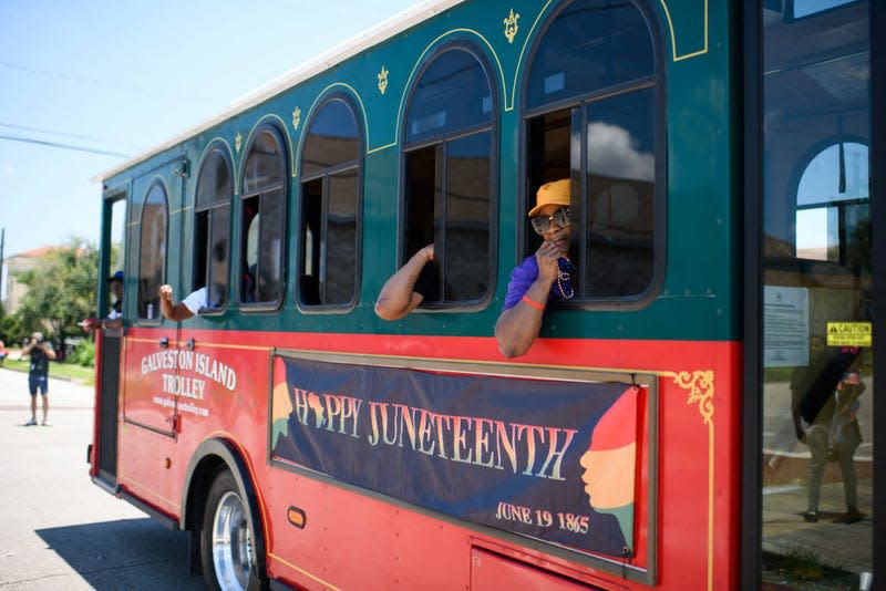 A parade float drives by during the 45th annual Juneteenth National Independence Day celebrations in Galveston, Texas, on June 15, 2024 - Image: Mark Felix (Getty Images)