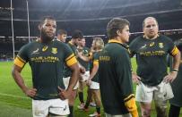 Britain Rugby Union - England v South Africa - 2016 Old Mutual Wealth Series - Twickenham Stadium, London, England - 12/11/16 South Africa's Nizaam Carr (L) and team mates look dejected after the game Reuters / Toby Melville Livepic