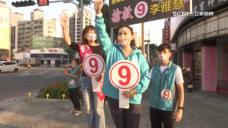 高雄市長陳其邁妻子吳虹在她的診所附近為女性市議員候選人拉票。