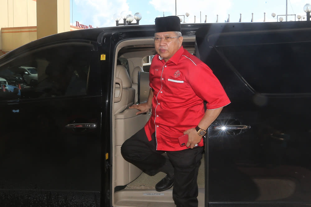 Umno secretary-general Tan Sri Annuar Musa arrives at Menara Dato' Onn February 23, 2020. — Picture by Choo Choy May