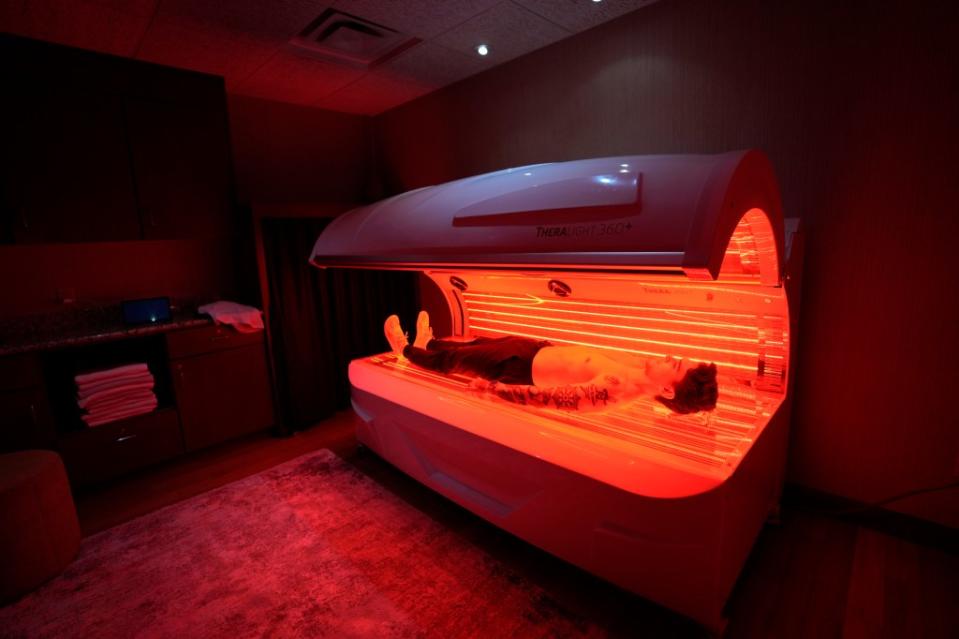 Luxury athletic club operator Life Time launched a program that offers comprehensive medical testing, personalized training and a host of alternative therapies like cryotherapy. AP
