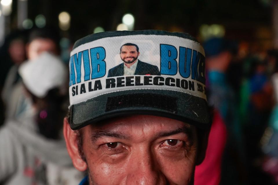 Nayib Bukele has many supporters. <a href="https://www.gettyimages.com/detail/news-photo/man-wears-a-headband-with-nayib-bukeles-electoral-campaign-news-photo/1782807423?adppopup=true" rel="nofollow noopener" target="_blank" data-ylk="slk:Aphotografia/Getty Images;elm:context_link;itc:0;sec:content-canvas" class="link ">Aphotografia/Getty Images</a>