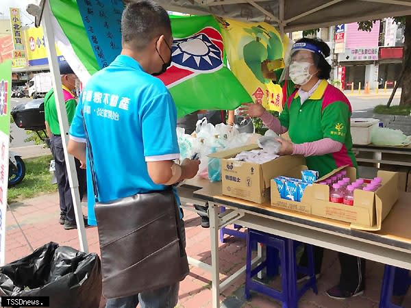 救國團葛永光主任緊急號召各縣市義工鼓勵民眾踴躍捐血挺醫療。(圖：救國團提供)