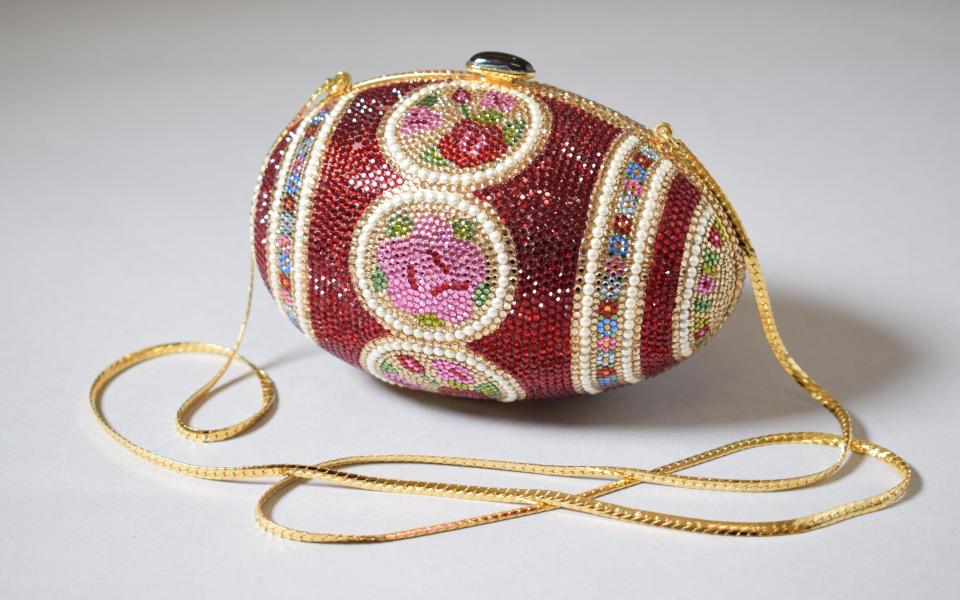 E A 1983 rhinestone-encrusted metal Fabergé Egg evening bag by Judith Leiber. - Victoria and Albert Museum