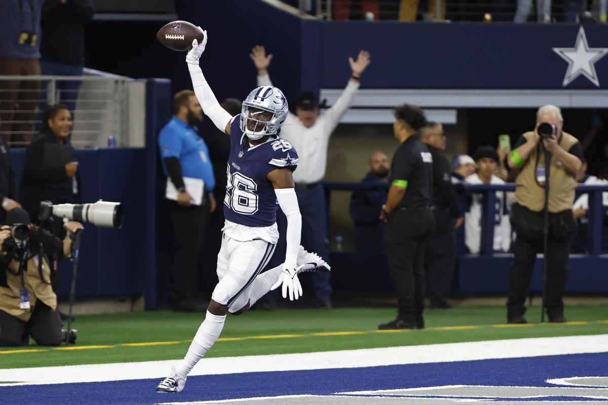 Dallas Cowboys CB DaRon Bland records third pick 6 of the season, one shy of tying NFL record