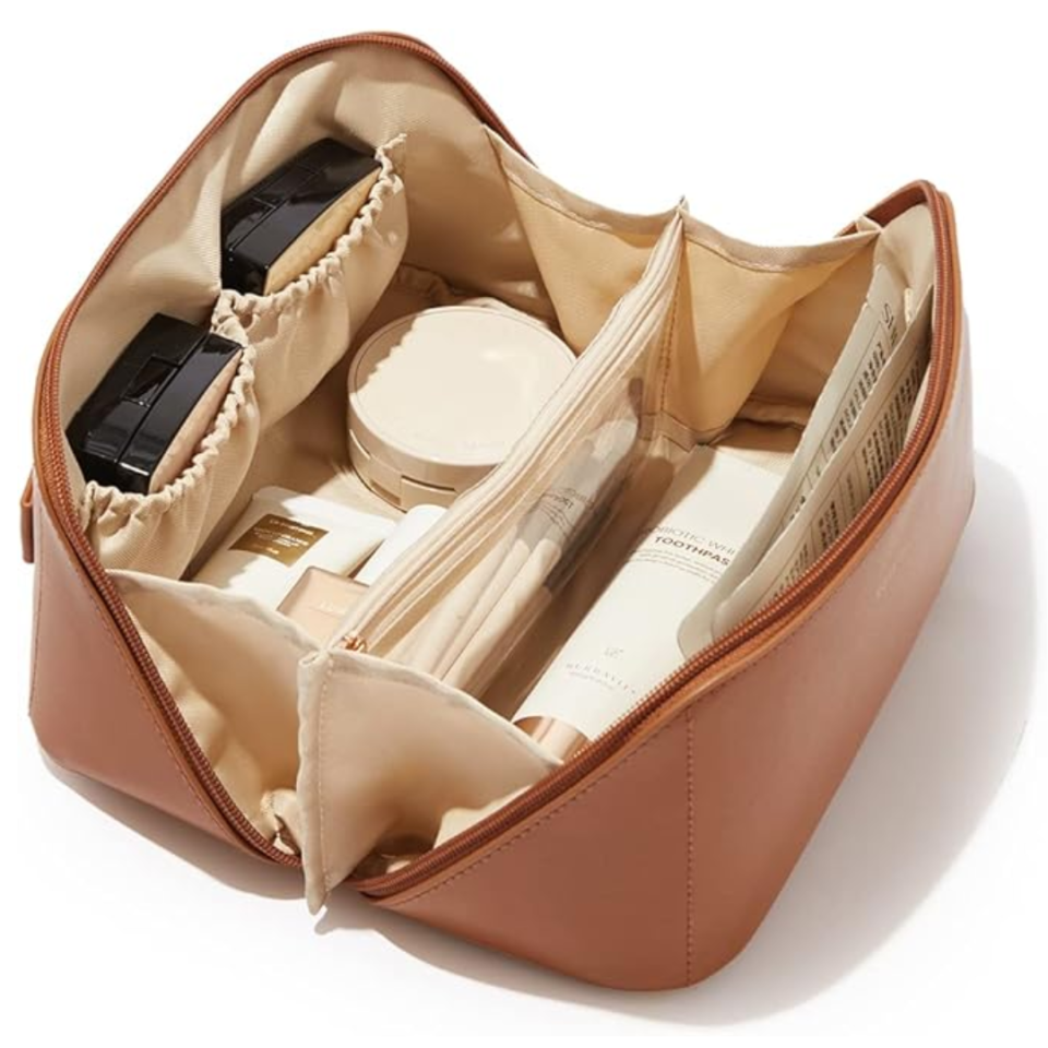 26 ​​Best Makeup Bags - Tested & Reviewed