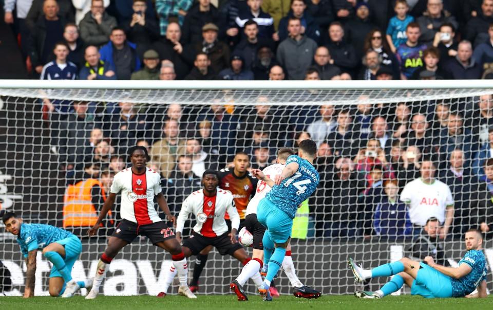  Ivan Perisic of Tottenham Hotspur scores the team's third goa - Getty Images/Michael Steele