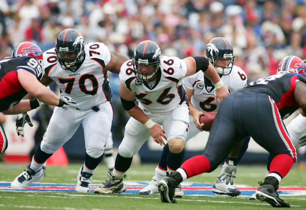 Broncos Honor New Ring Of Famer Tom Nalen - CBS Colorado