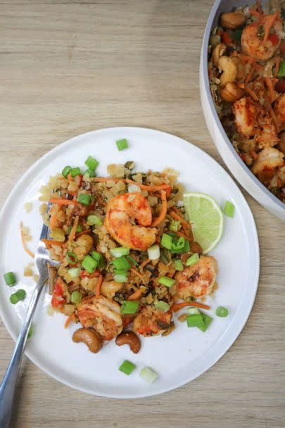 PHOTO: Fried cauliflower rice with shrimp and green onions. (@Jenneatsgoood)