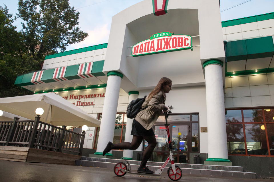 MOSCOW, RUSSIA - SEPTEMBER 14, 2017: A view of a Papa John's pizza restaurant. Sergei Bobylev/TASS (Photo by Sergei Bobylev\TASS via Getty Images)