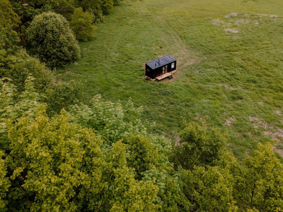 A Raus cabin among nature and trees