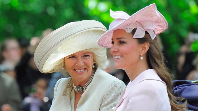 Duchess Of Cambridge's Favorite Charm Bracelet Is A Gift From Camilla:  Report (PHOTOS)