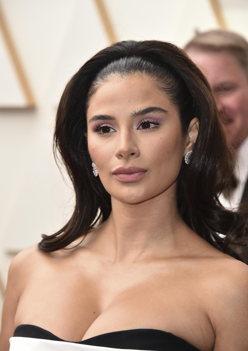 Diane Guerrero llega a los Oscar el 27 de marzo de 2022 en el Teatro Dolby en Los Angeles. (Foto Jordan Strauss/Invision/AP)