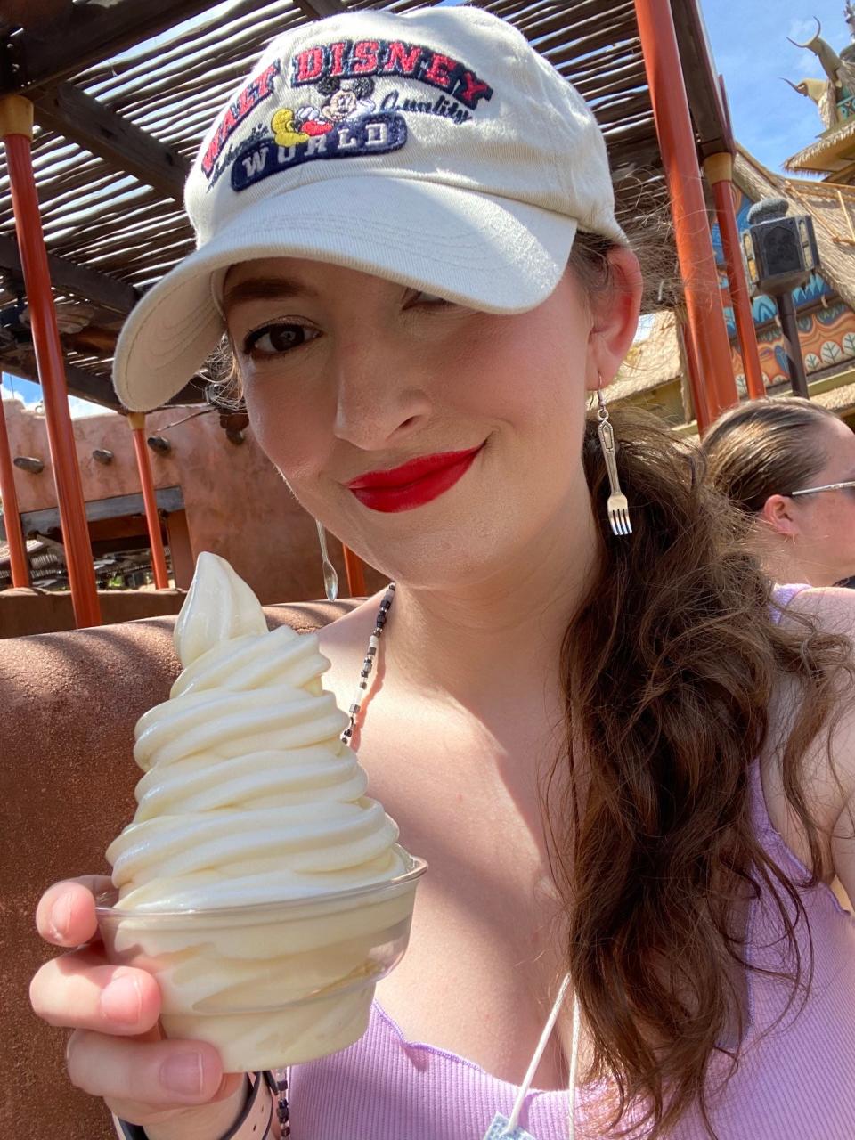 Insider reporter Amanda Krause tries a Disney World Dole Whip for the first time.