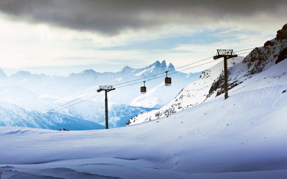 A new Frozen-themed trail map opens up new areas of the French 3 Vallées ski area - Gosiek-B