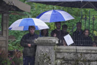 <p>Onlookers stand by the entrance to Balmoral in Scotland, where the Queen is under medical supervision with the royal family rushing to be by her side amid serious health fears. Buckingham Palace has issued a statement saying royal doctors were concerned for the Queen's health, as the Prince of Wales and her other children, and the Duke of Cambridge cleared their diaries and immediately headed to her home in the Scottish Highlands. Picture date: Thursday September 8, 2022. (Photo by Andrew Milligan/PA Images via Getty Images)</p> 