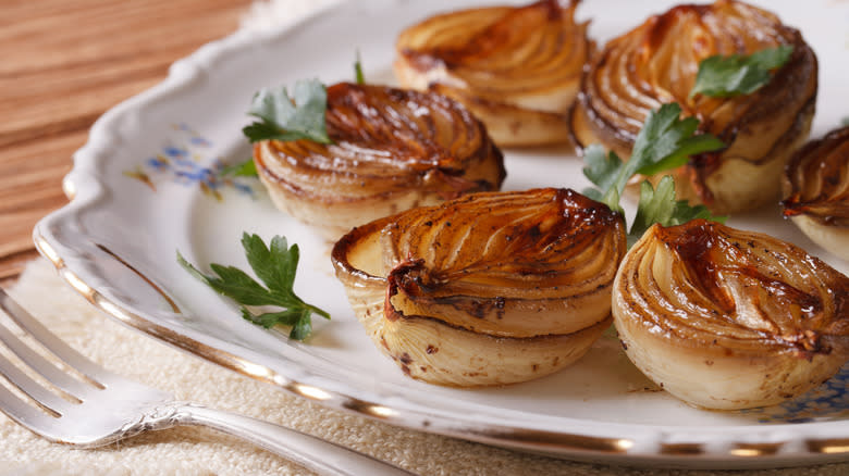 Grilled onions on a plate