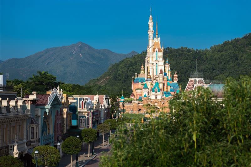 全新「奇妙夢想城堡」由13個迪士尼公主和女王經典故事啟發建成。（圖／業者提供）