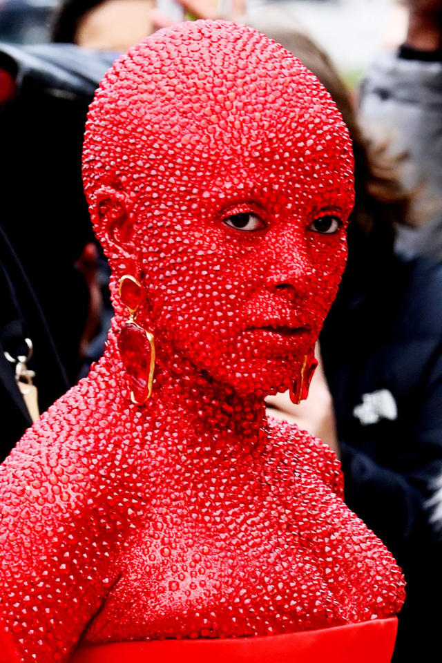 Not Sure Why Doja Cat's Skin Is Covered In 30,000 Red Crystals, But Very  Much Here For It — See Photos