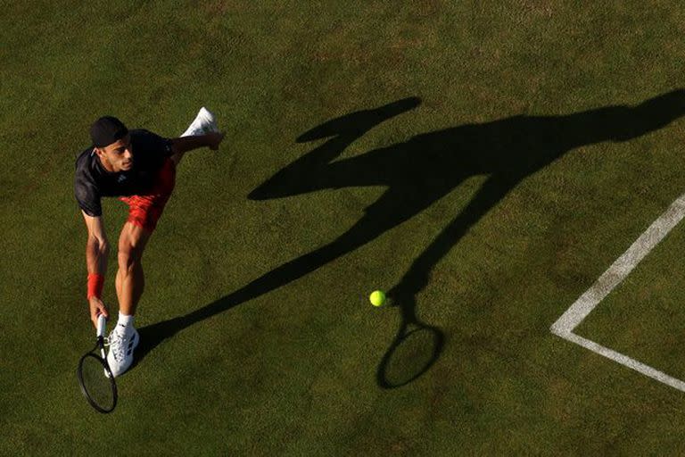 "Jugué, por lejos, el mejor partido de mi carrera sobre césped", dijo Cerúndolo tras vencer al chino Zhizhen Zhang