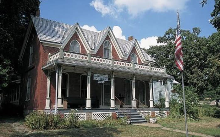 Nebraska: Bailey House Museum in Brownville