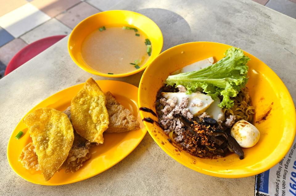 kebun baru hawker listicle - foo hing signature noodles