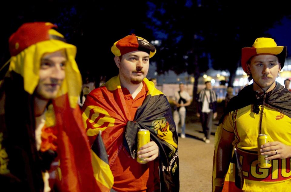 Die EURO 2024 soll die klimafreundlichste Fußball-EM aller Zeiten werden. Doch nicht alle Fans sind bereit, das oft schnellere und günstigere Flugzeug gegen den langsameren und teureren Zug als Anreisemöglichkeit zu wählen. (Bild: ARTE / Diego5 Studios)