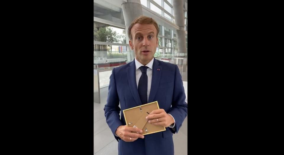 Emmanuel Macron dans un établissement scolaire de Marseille pour la rentrée des classes 2021. - Capture d'écran Tiktok