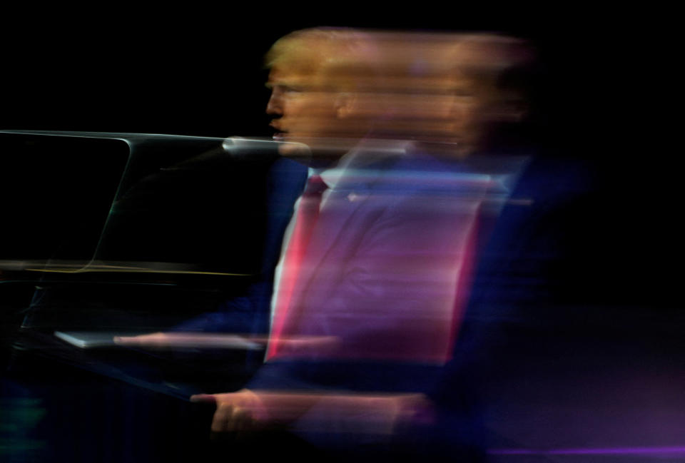 El expresidente de Estados Unidos y candidato presidencial republicano Donald Trump habla durante la reunión de verano de ALGOP en Montgomery, Alabama, Estados Unidos, el 4 de agosto de 2023. Imagen tomada con una larga exposición. REUTERS/Cheney Orr/File Photo