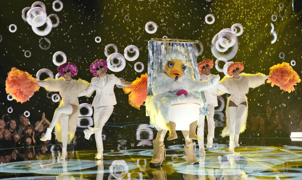 THE MASKED SINGER: Rubber Ducky in THE MASKED SINGER episode airing Wednesday, Sept. 27 (8:00-9:00 PM ET/PT) on FOX. CR: Michael Becker / FOX. ©2023 FOX Media LLC.