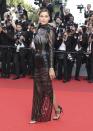 <p>Red-Carpet-Profi Irina Shayk präsentierte sich in einem hautengen transparenten Dress als verführerischer Vamp. Ihre sexy Kurven kamen dabei perfekt zur Geltung. Dass die Brünette vor gerade einmal zwei Monaten ihr erstes Kind auf die Welt brachte, konnte man ihr definitiv nicht ansehen. Das sind dann wohl die Modelgene! (Bild: AP Photo) </p>