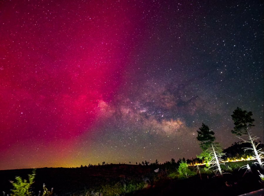 Photos of northern lights from Mount Laguna (Courtesy of @steves_photoalbum)