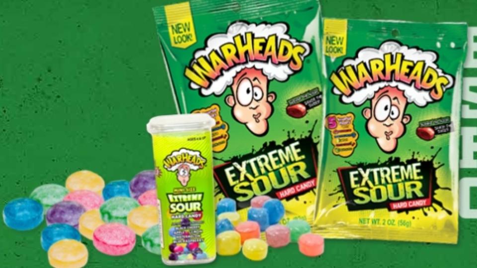 「WarHeads爆炸頭」酸味秀逗糖。（圖／翻攝自Warheads 官網）