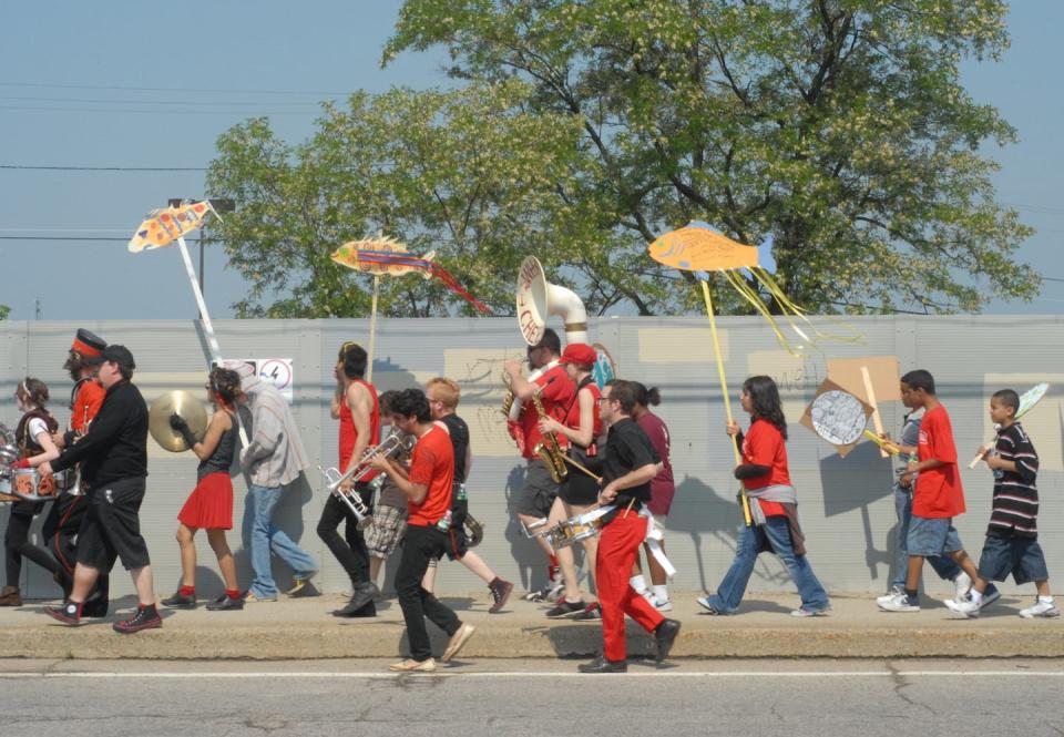 The Urban Pond Procession took place each summer for 10 years in Providence, R.I. Photo by Mary Beth Meehan, UPP Collection, Providence Public Library