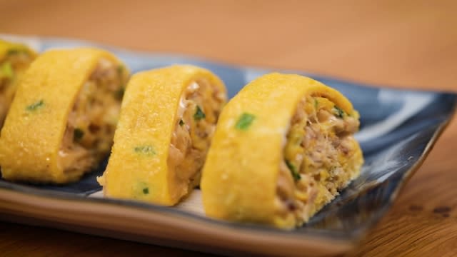 cheesy Saba fish tamagoyaki made with canned mackerel