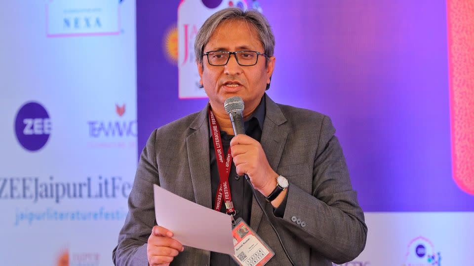 Indian Journalist Ravish Kumar speaks during Jaipur Literature Festival on January 26, 2020. - Vishal Bhatnagar/NurPhoto/Getty Images