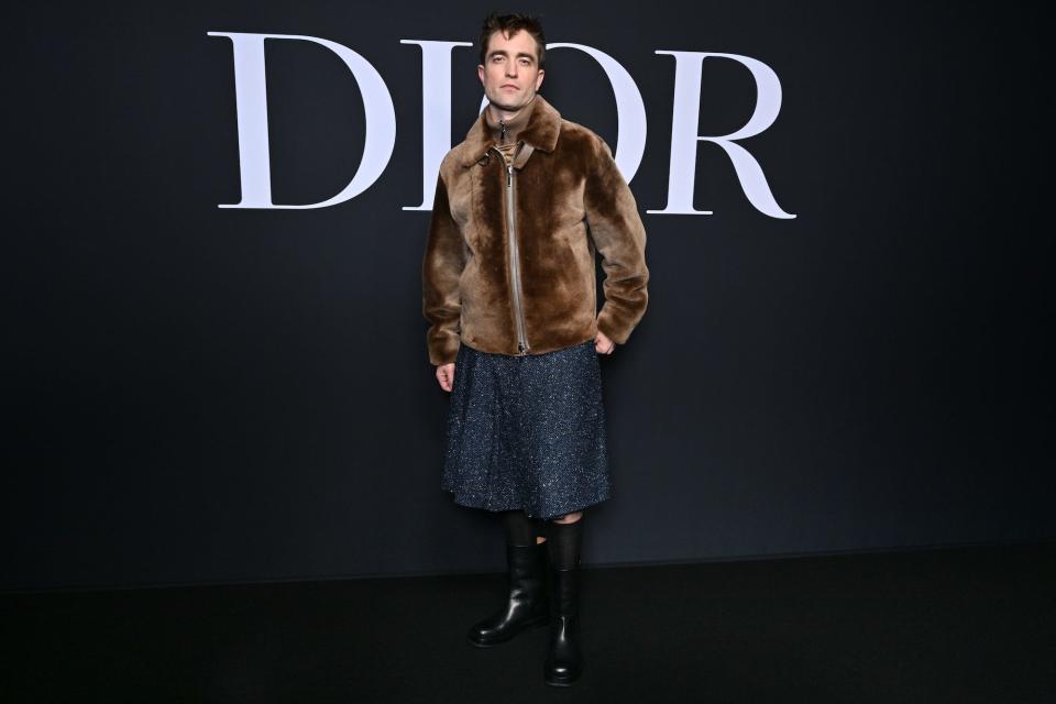 Robert Pattinson attends the Dior Homme Menswear show at Paris Fashion Week 2023 on January 20, 2023.