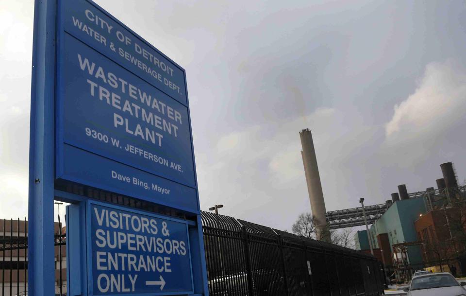 A view of the entrance to the City of Detroit Water and Sewerage Wastewater Treatment Plant on Jefferson Avenue in the Delray neighborhood of Detroit , Michigan December 13, 2013. In bankruptcy and looking for cash, Detroit would like to lease its water utility to raise as much as $9 billion to fund basic services long term, but talks with neighboring suburban counties are stalled. Picture taken December 13. To match story USA-DETROIT/WATER REUTERS/Rebecca Cook (UNITED STATES - Tags: BUSINESS POLITICS ENVIRONMENT)