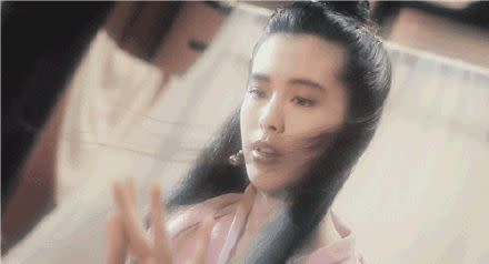 王祖賢因演出《倩女幽魂》中的「聶小倩」紅遍全亞洲。（圖／翻攝自微博）