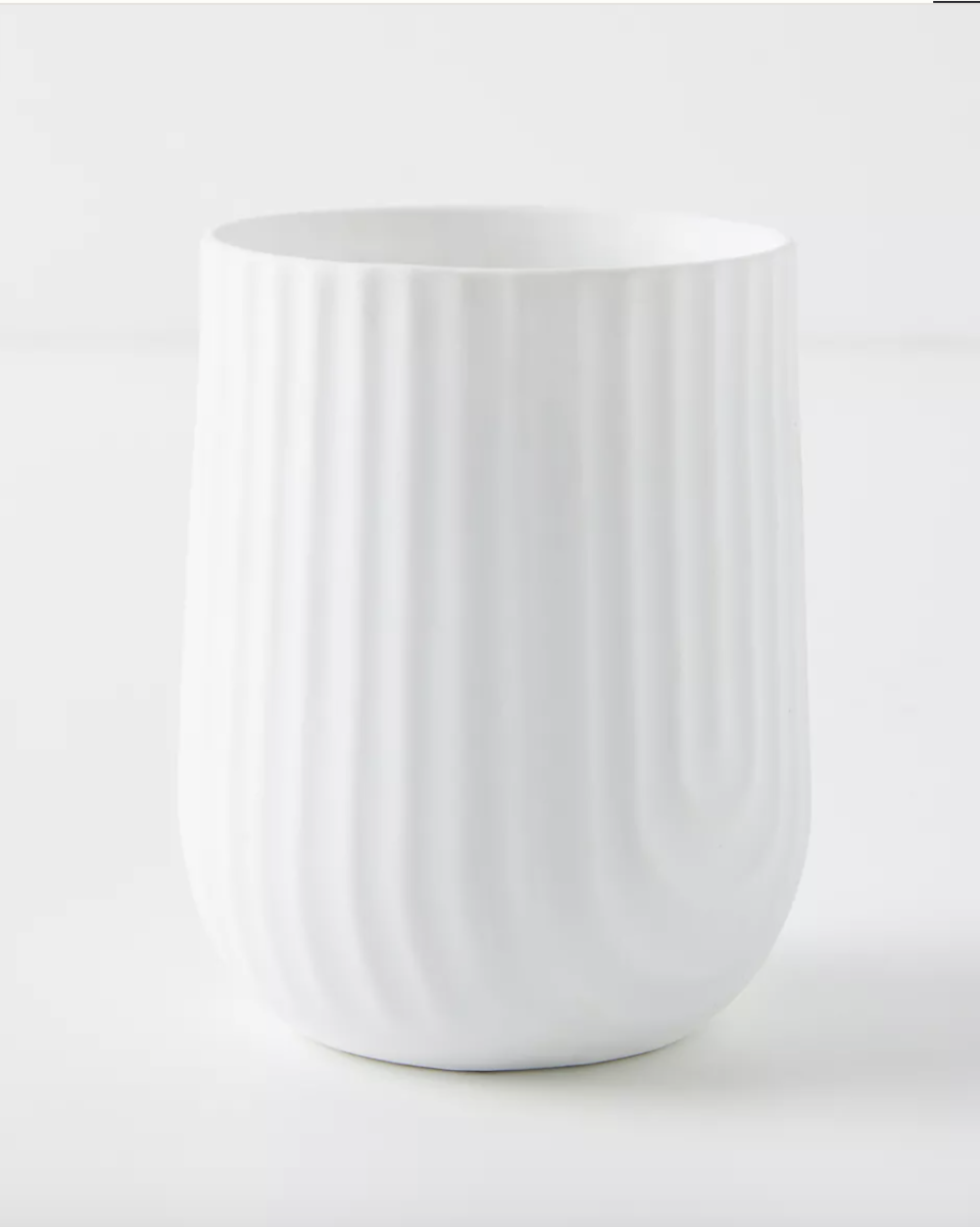 15) Arc Porcelain Candle