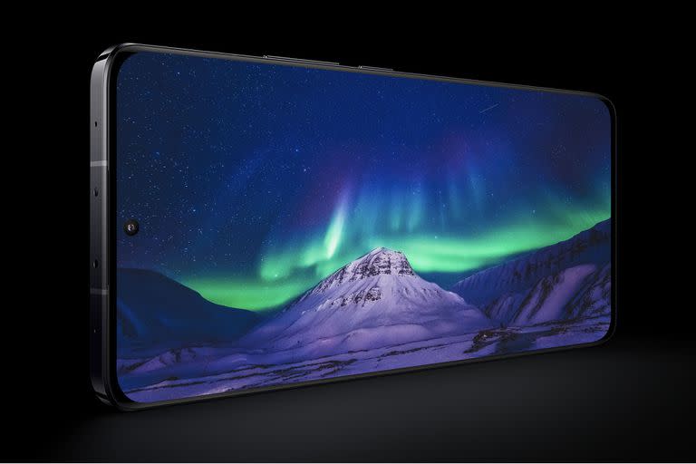 Un Xiaomi 13 Pro; la pantalla de 6,7" tiene una tasa de actualización dinámica, que va de 1 a 120 Hz; en su interior lleva un procesador Qualcomm Snapdragon 8 Gen 2