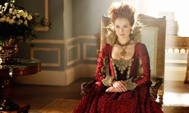 Reign' star Rachel Skarsten dishes on playing Queen Elizabeth I