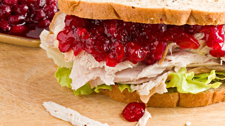 turkey sandwich with cranberry sauce