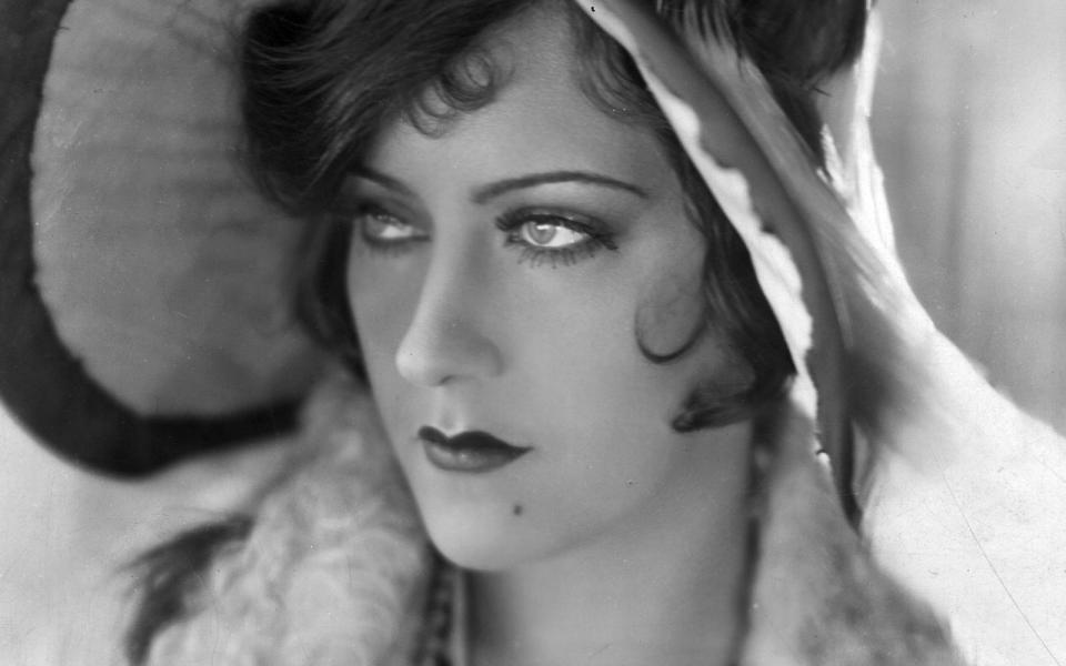 Gloria Swanson (1899 bis 1983)