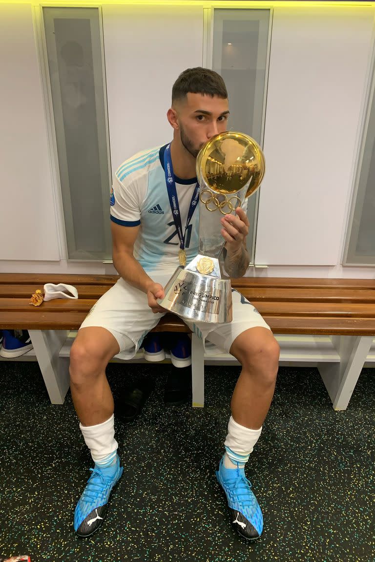 Campeón en el Preolímpico Sub 23 Colombia 2020, en un equipo que había formado Fernando Batista y que Taty compartió con Julián Álvarez, entre otros; el mendocino sueña con llegar a la selección mayor.