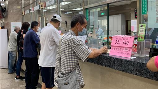 首日三倍券的販售數量突破70萬大關。（圖／記者劉沛妘攝影）