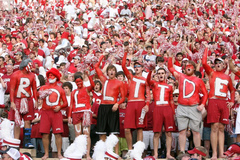 09-01-07 - Tuscaloosa, AL - Alabama fans during the first quarter of the NCAA college football game between Western Carolina at the University of Alabama at Bryant-Denny Stadium in Tuscaloosa, AL Saturday Sept. 1, 2007.