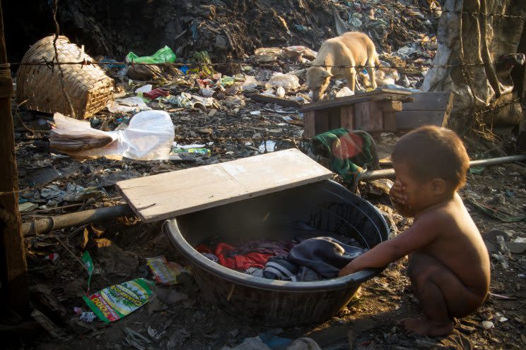 Uno de cada tres niños muere antes de llegar a la adultez en los barrios miserables de Manila (Adam Cohn - Flickr Commons)